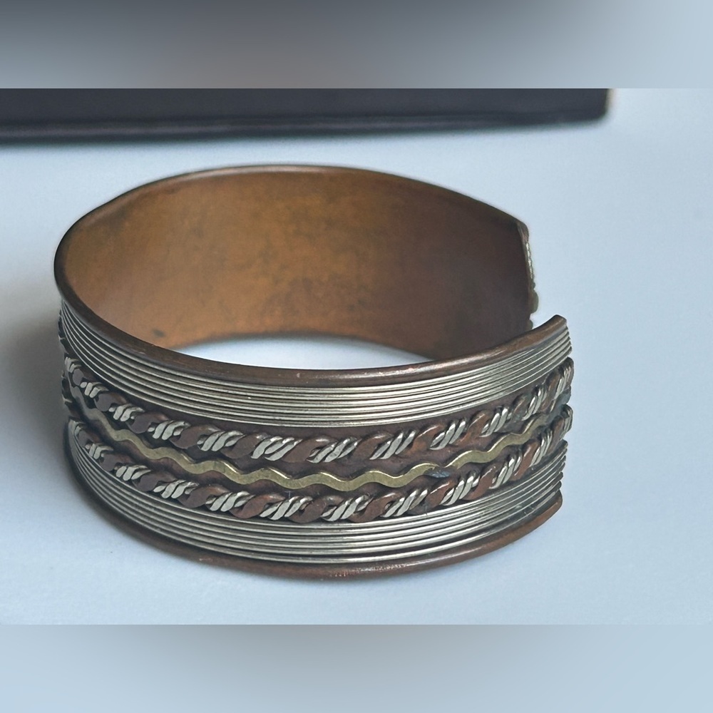 Vintage Handcrafted Twisted Copper and Gold Tone Cuff Bracelet Boho jewelry - Picture 2 of 10